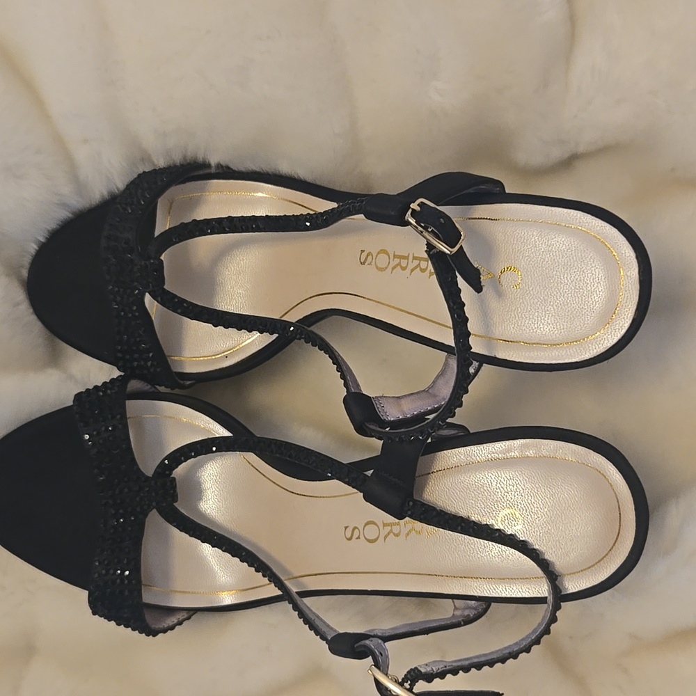 Elegant Black Strappy Heels - Picture 2 of 4